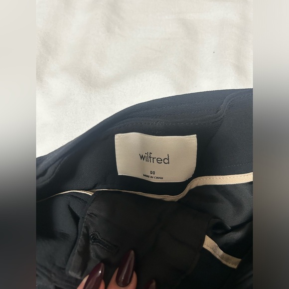 Aritzia Wilfred Black Tie Dress Shorts - Picture 3 of 5